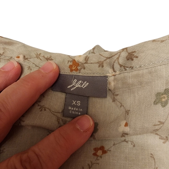 J Jill Floral Ruffle Sleeveless Button Down Blouse in Sage Green - Picture 8 of 13